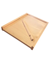Load image into Gallery viewer, Solid or Screen Bottom For Beekeeping Langstroth Bee Hive